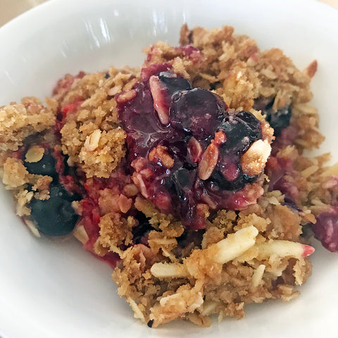 Fresh, delicious Fruit and Berry Crisp