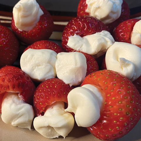 Stuffed Cheesecake Strawberries