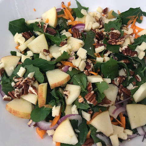 Salad with Apples, Cheddar and Toasted Pecans