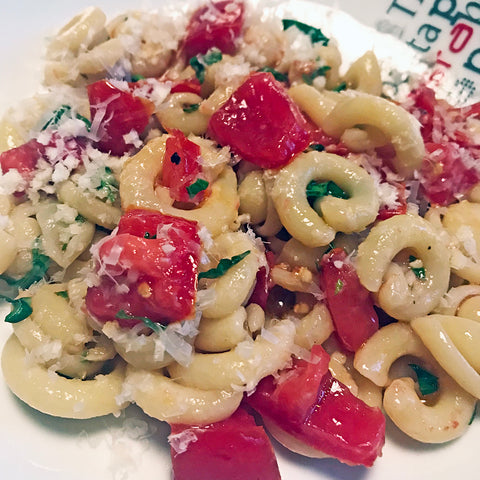 Pasta with Fresh No Cook Tomato Sauce